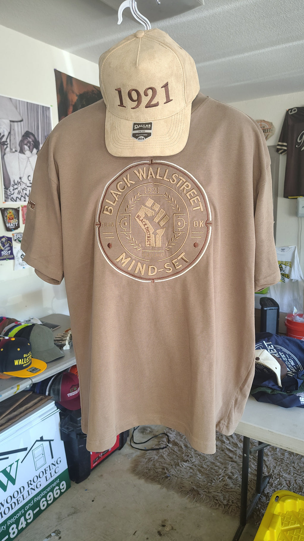 Black Wallstreet Fist Tee